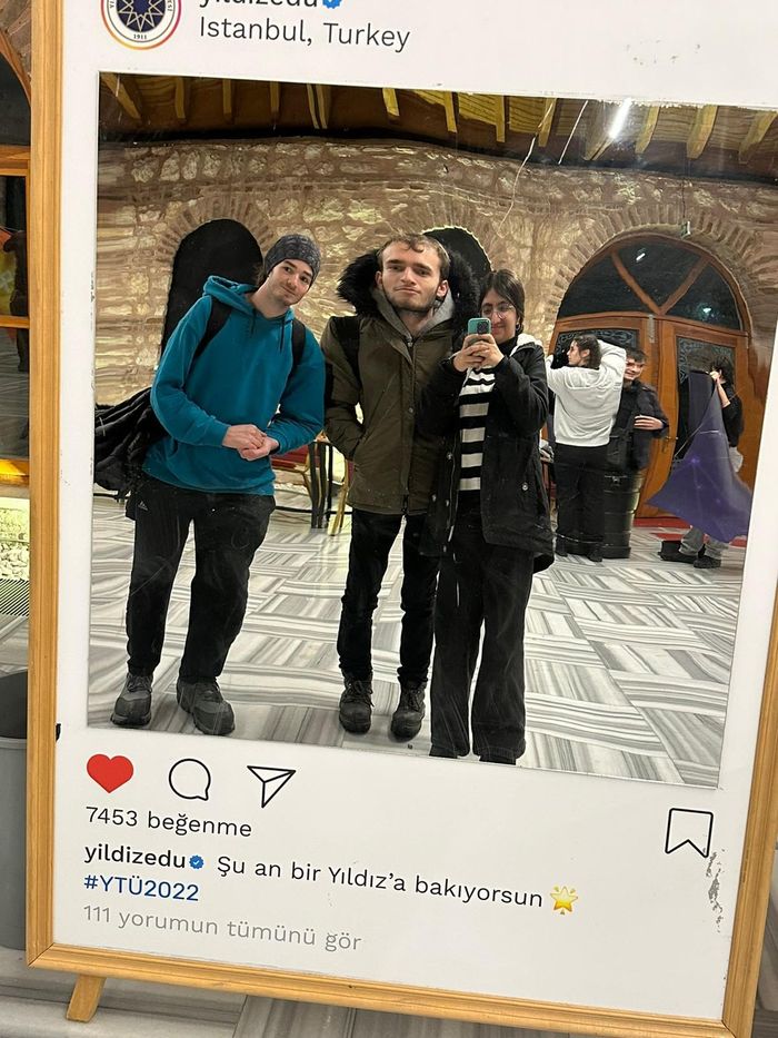 Gecenin yıldızı — majestik selfie aynası